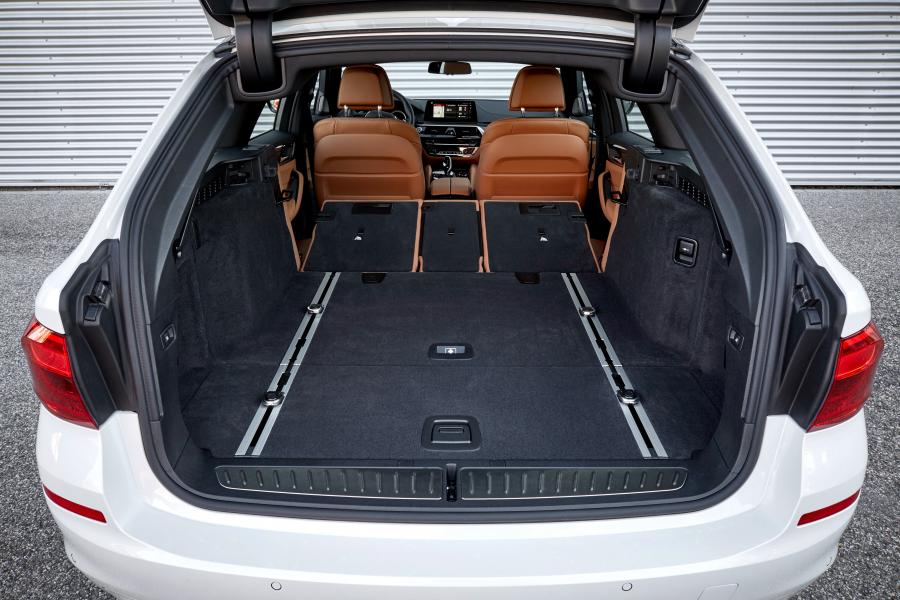 Багажник BMW 520d Touring Luxury Line 2017 года  (WW) (фото 28 из 40)